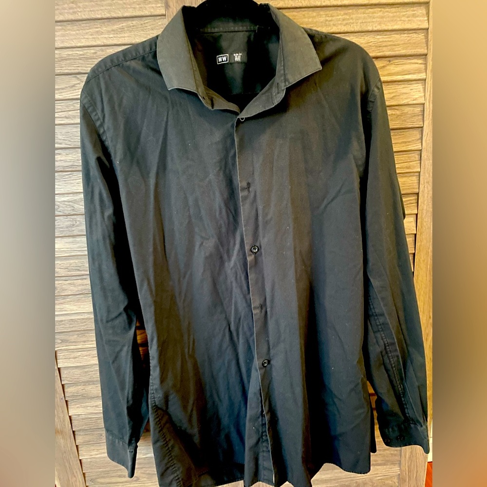 Black men’s warehouse button down dress shirt